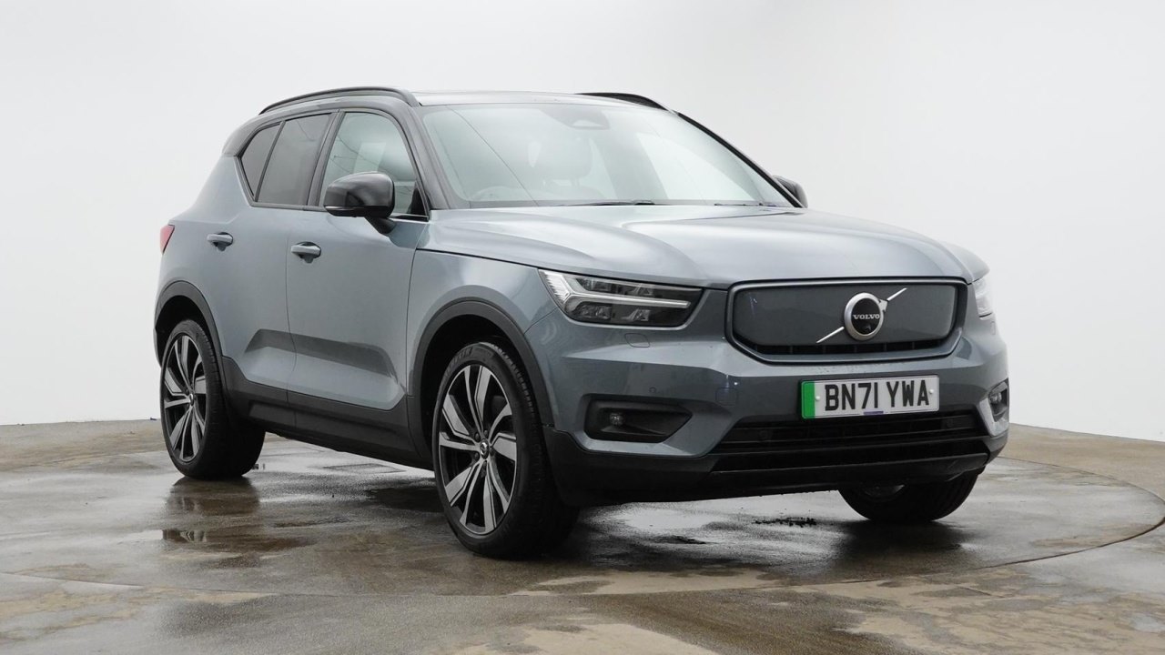 Main listing image - Volvo XC40 Recharge