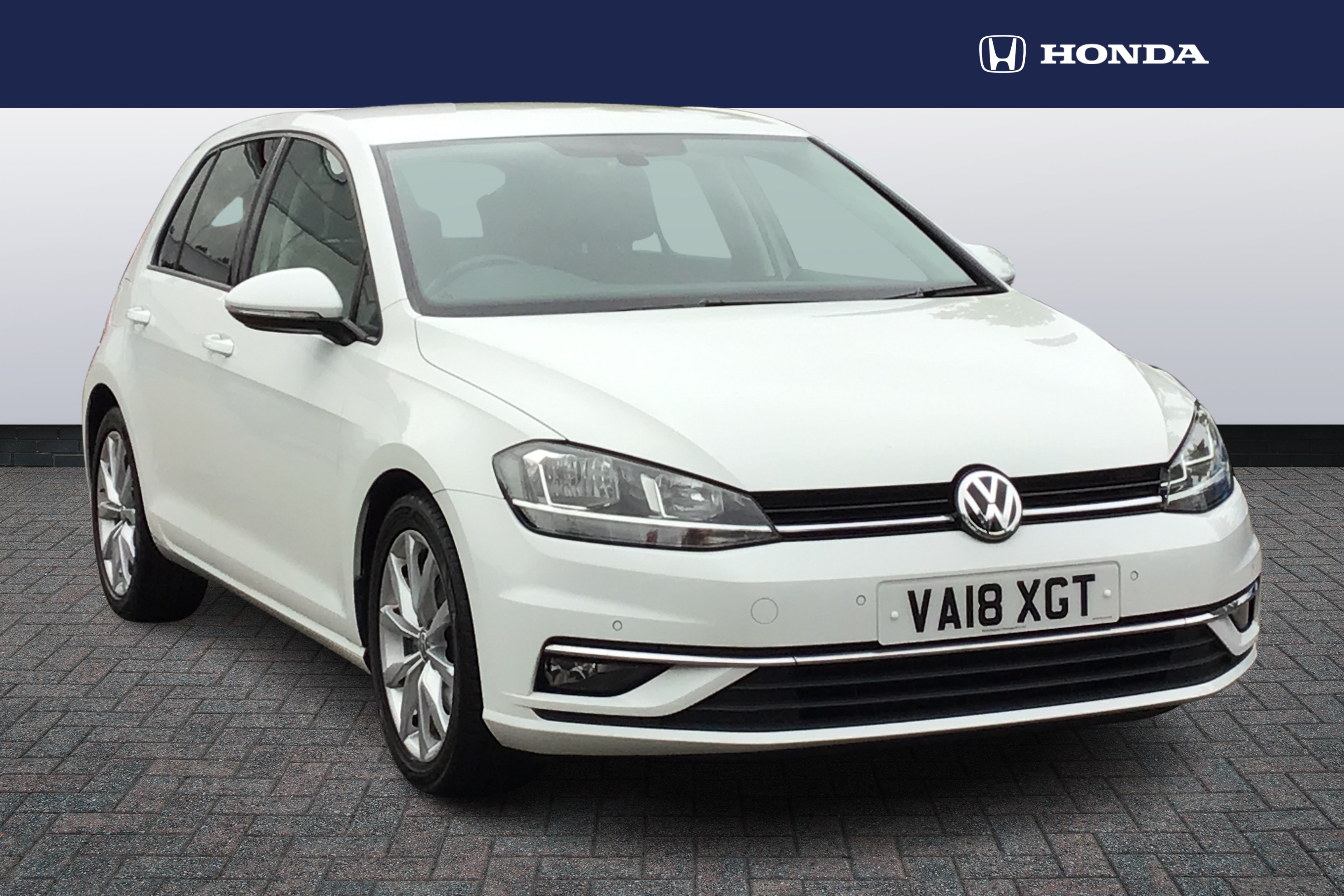 Main listing image - Volkswagen Golf
