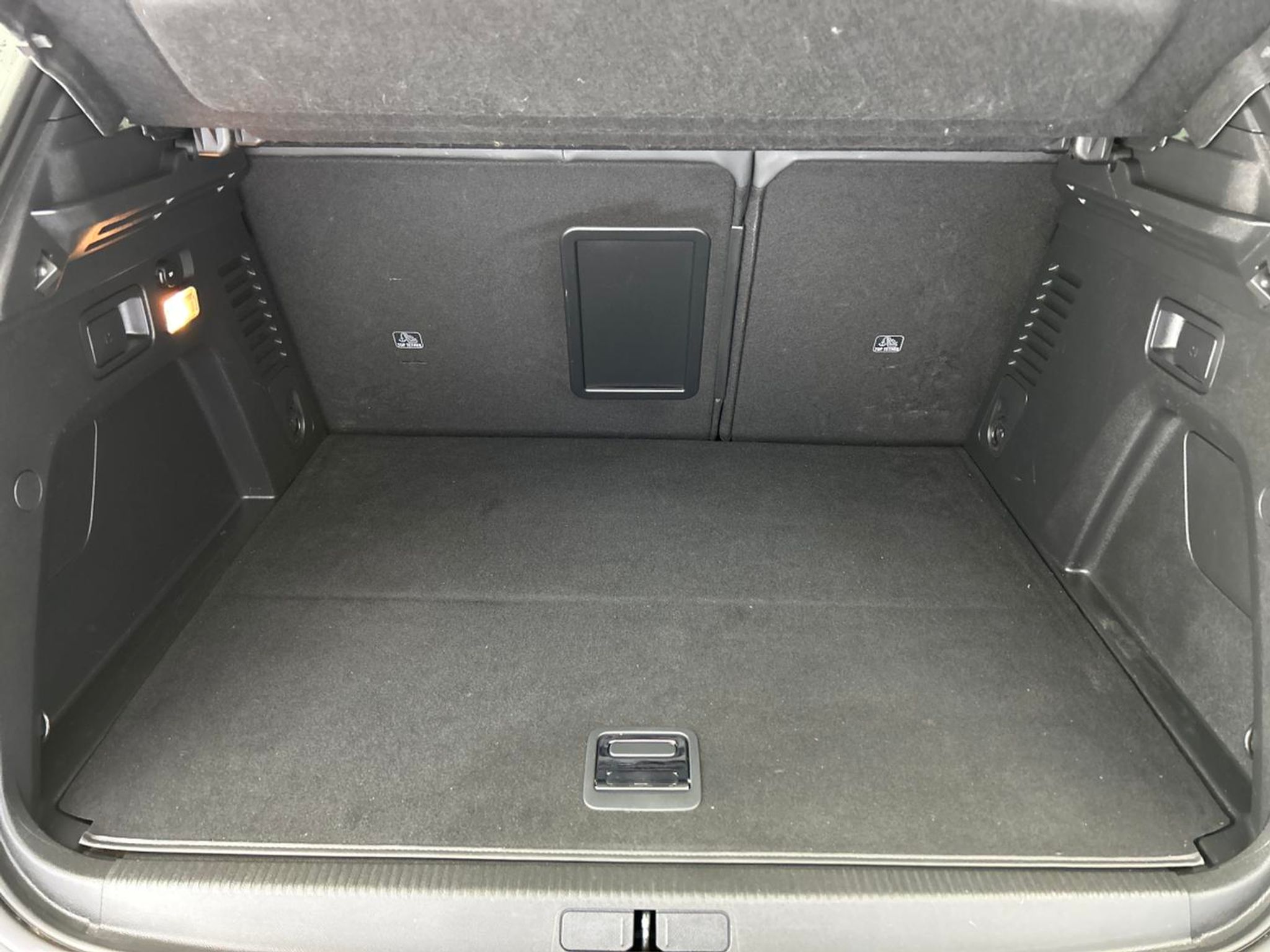 Main listing image - Peugeot 3008