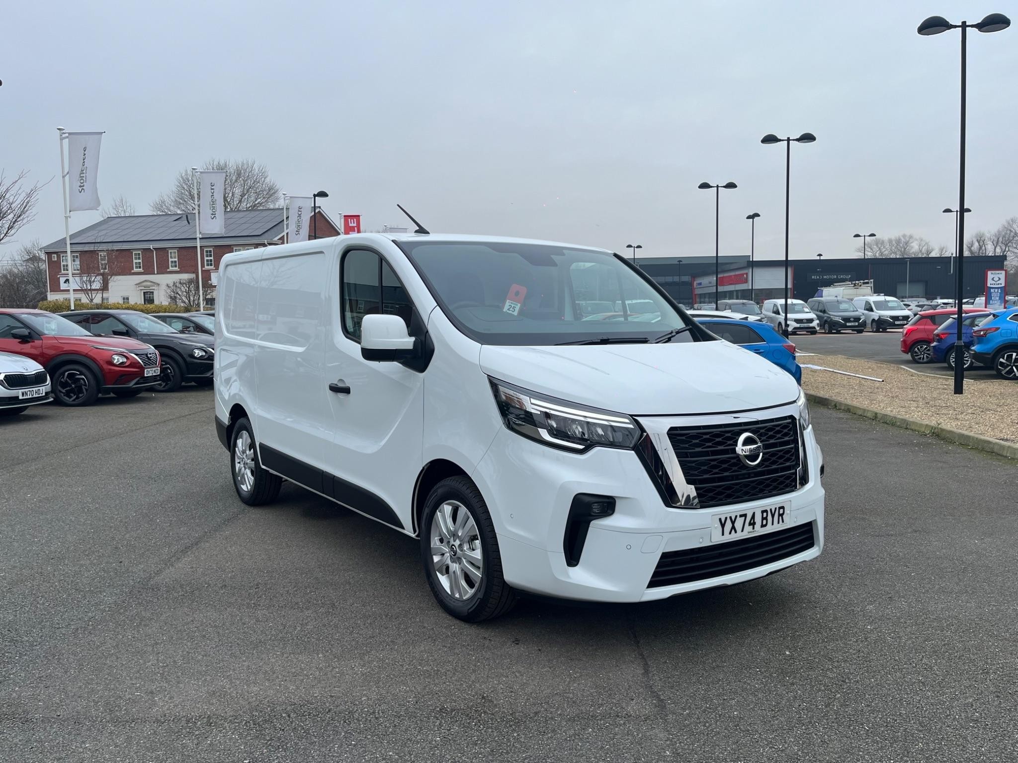 Main listing image - Nissan Primastar
