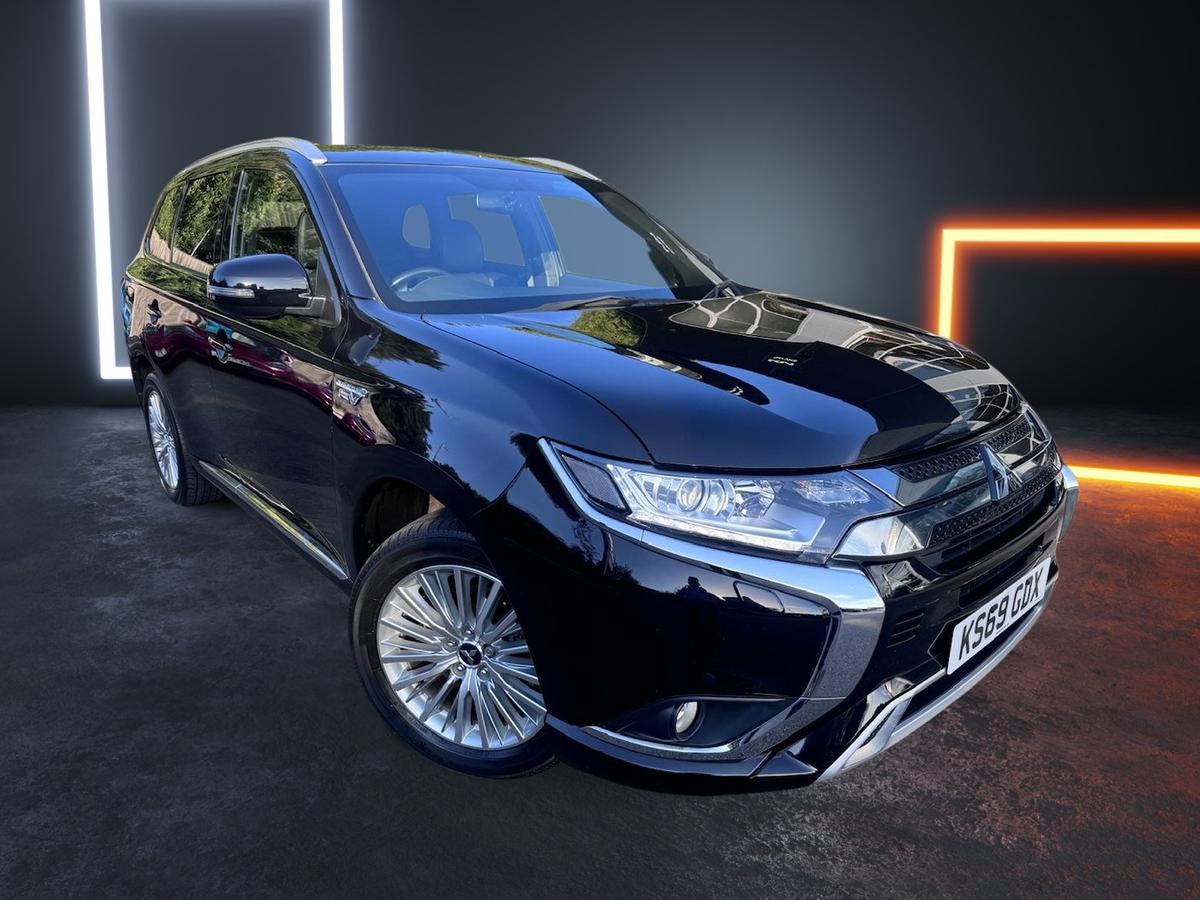 Main listing image - Mitsubishi Outlander