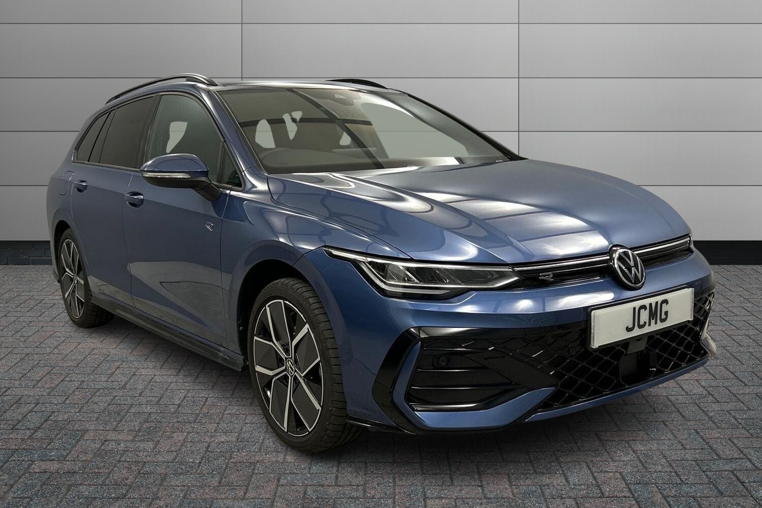 Main listing image - Volkswagen Golf Estate