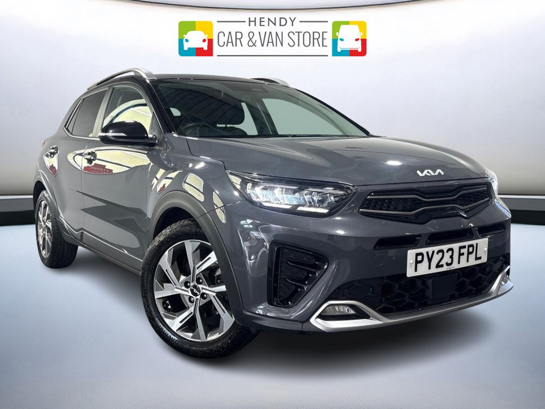 Main listing image - Kia Stonic
