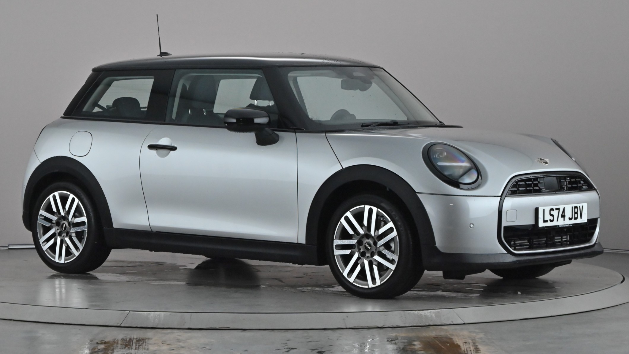 Main listing image - MINI Hatchback