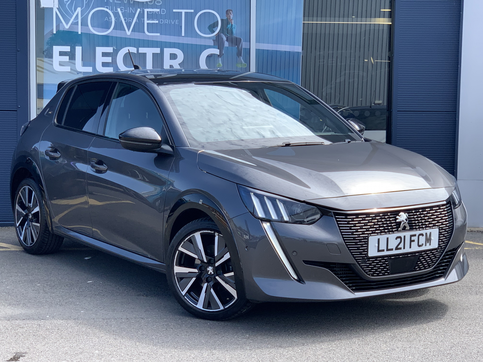 Main listing image - Peugeot 208