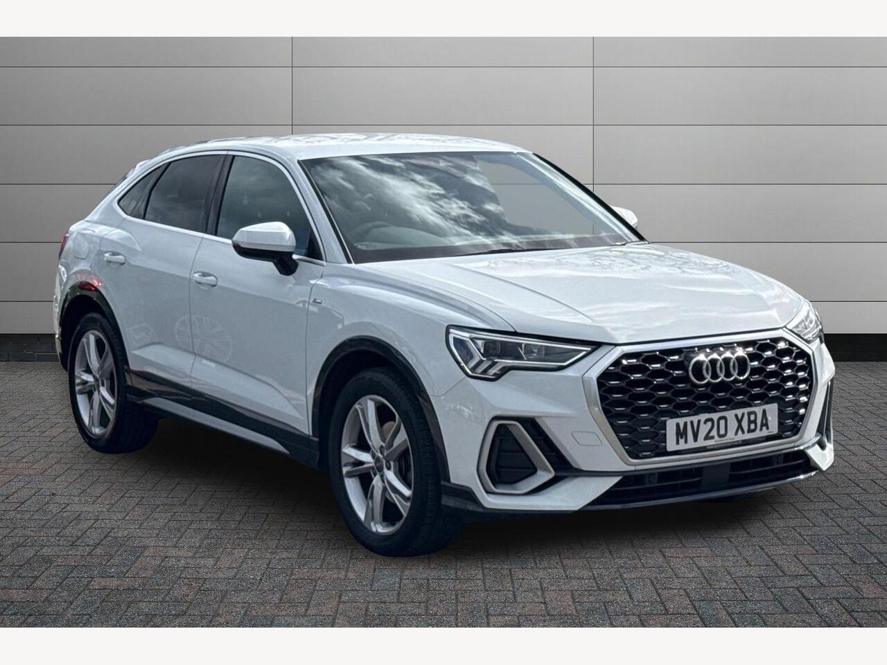 Main listing image - Audi Q3