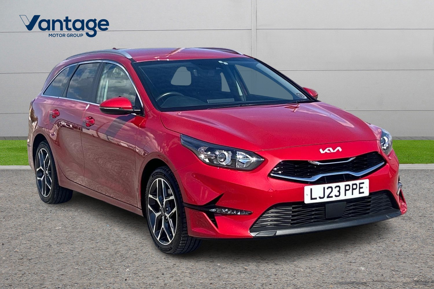 Main listing image - Kia Ceed SW