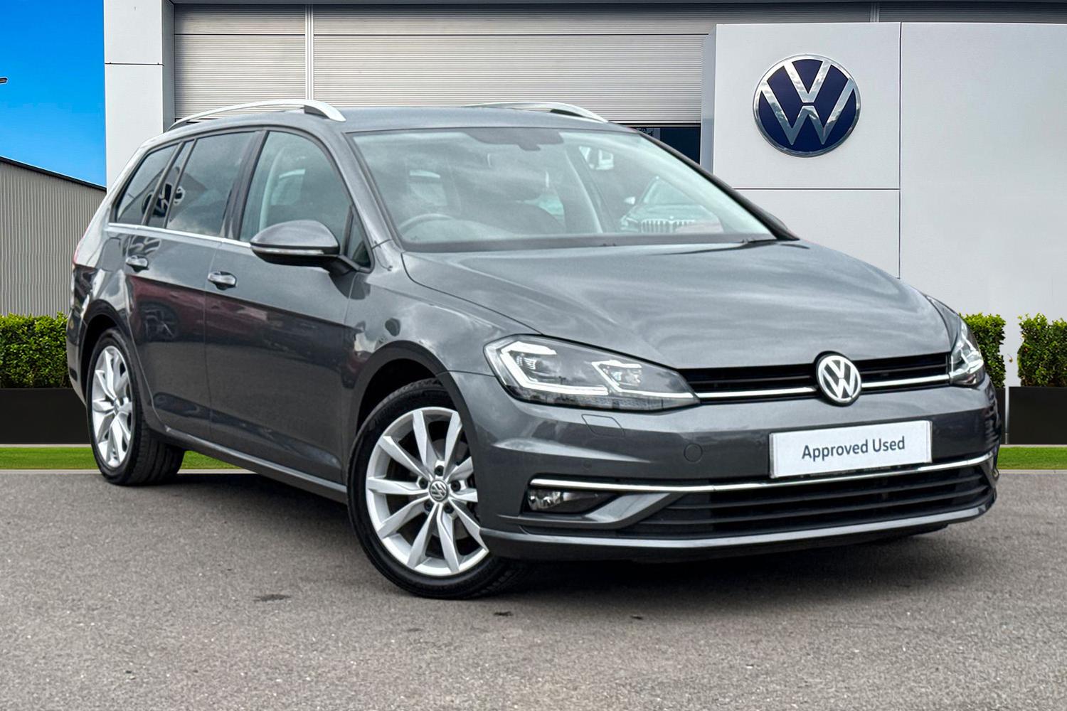 Main listing image - Volkswagen Golf