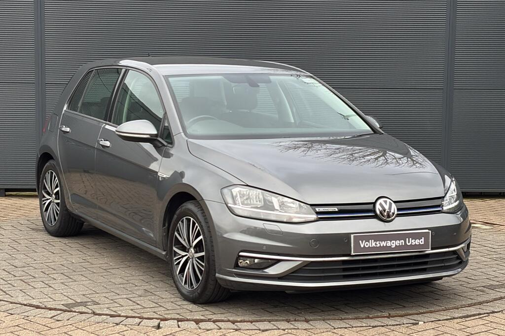Main listing image - Volkswagen Golf