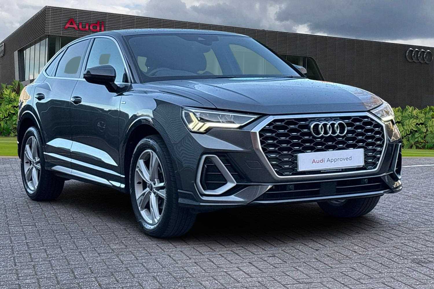 Main listing image - Audi Q3