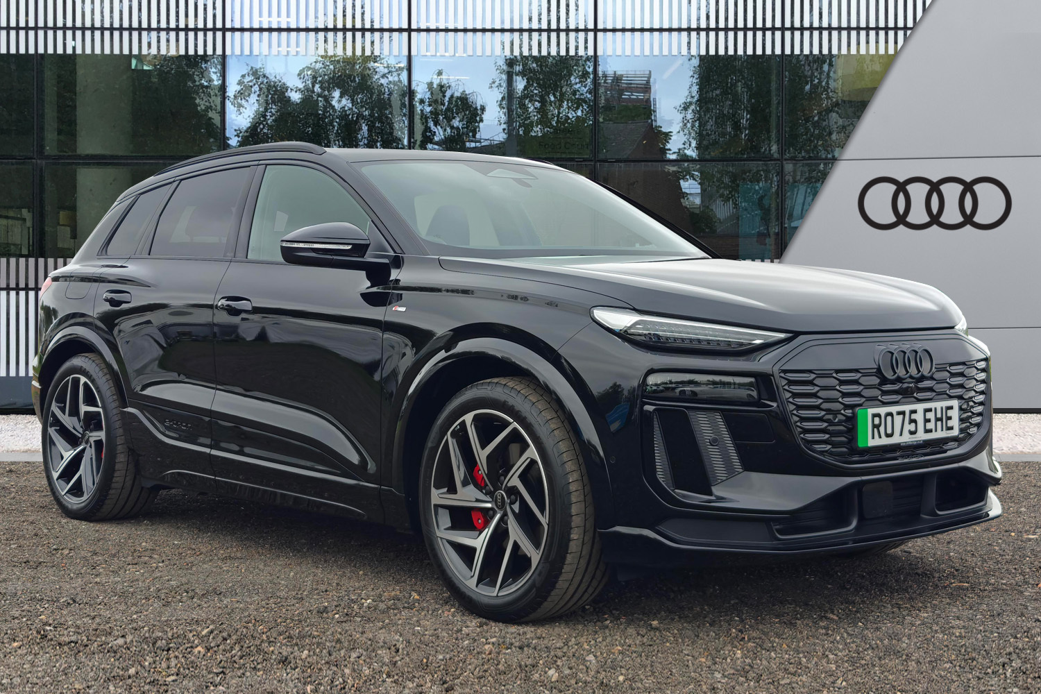 Main listing image - Audi Q6 e-tron