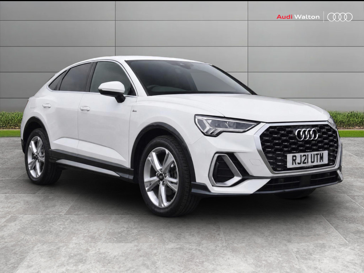 Main listing image - Audi Q3