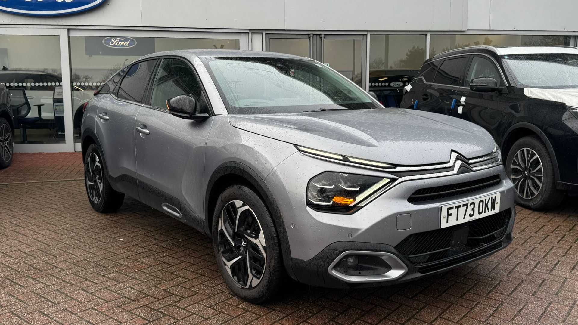 Main listing image - Citroen C4