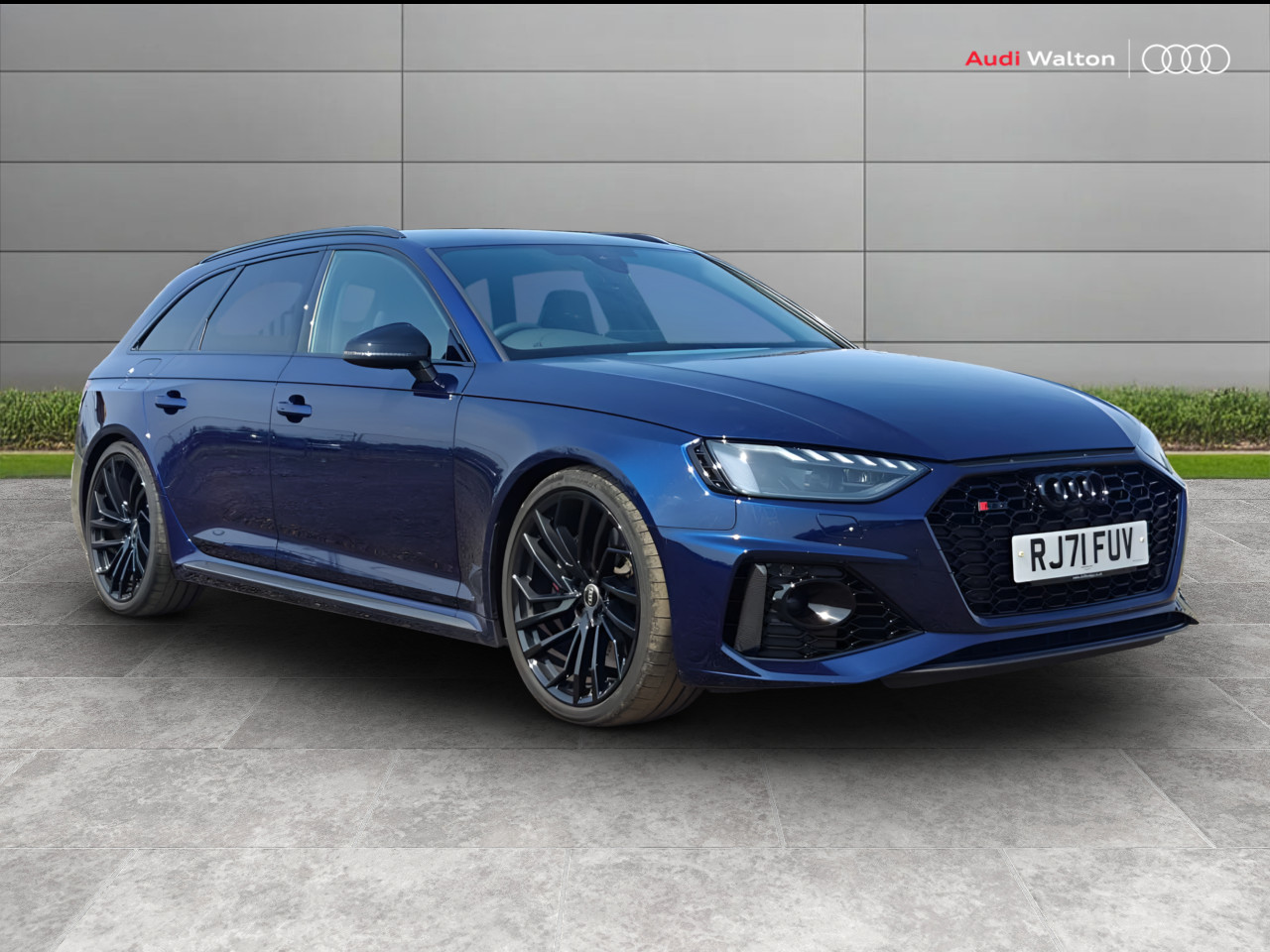 Main listing image - Audi RS4