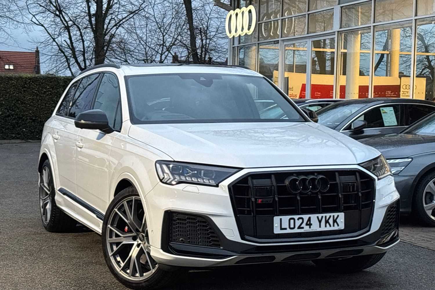 Main listing image - Audi SQ7