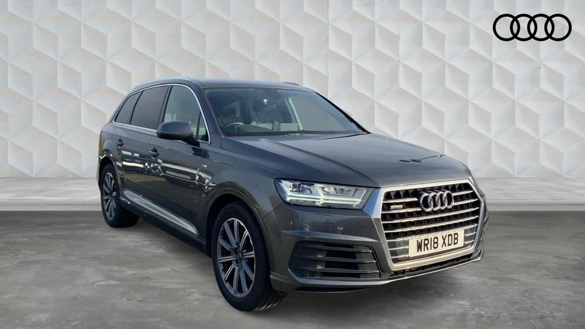 Main listing image - Audi Q7