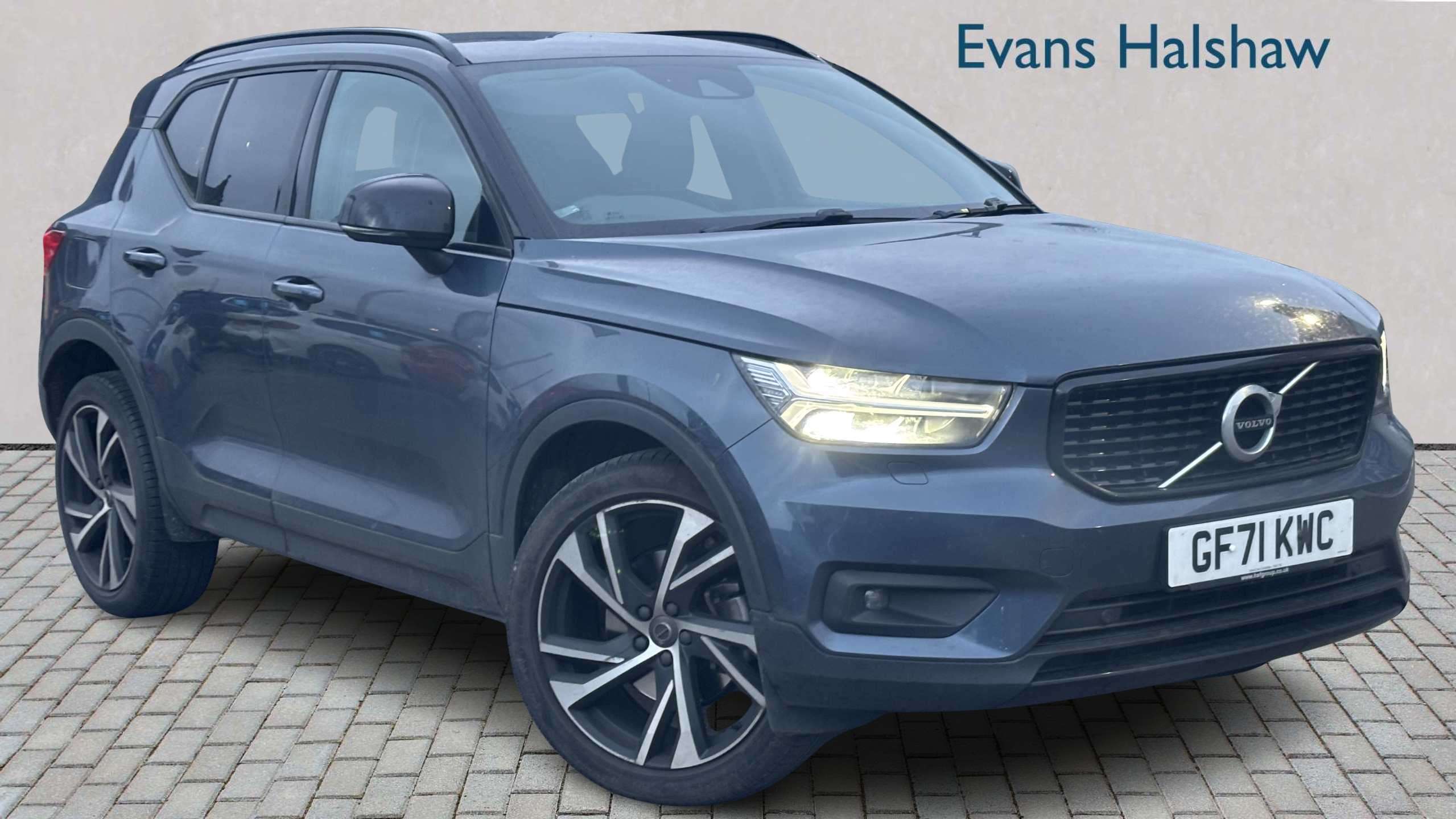 Main listing image - Volvo XC40