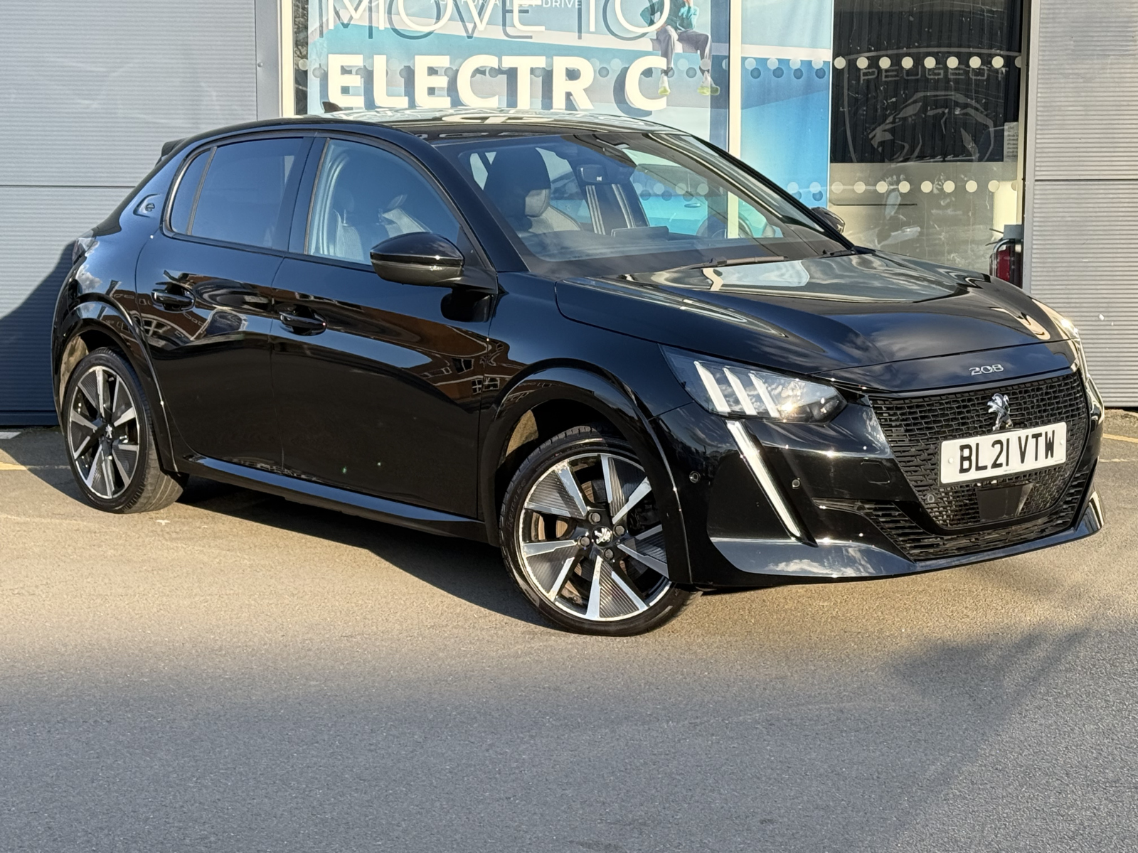 Main listing image - Peugeot e-208