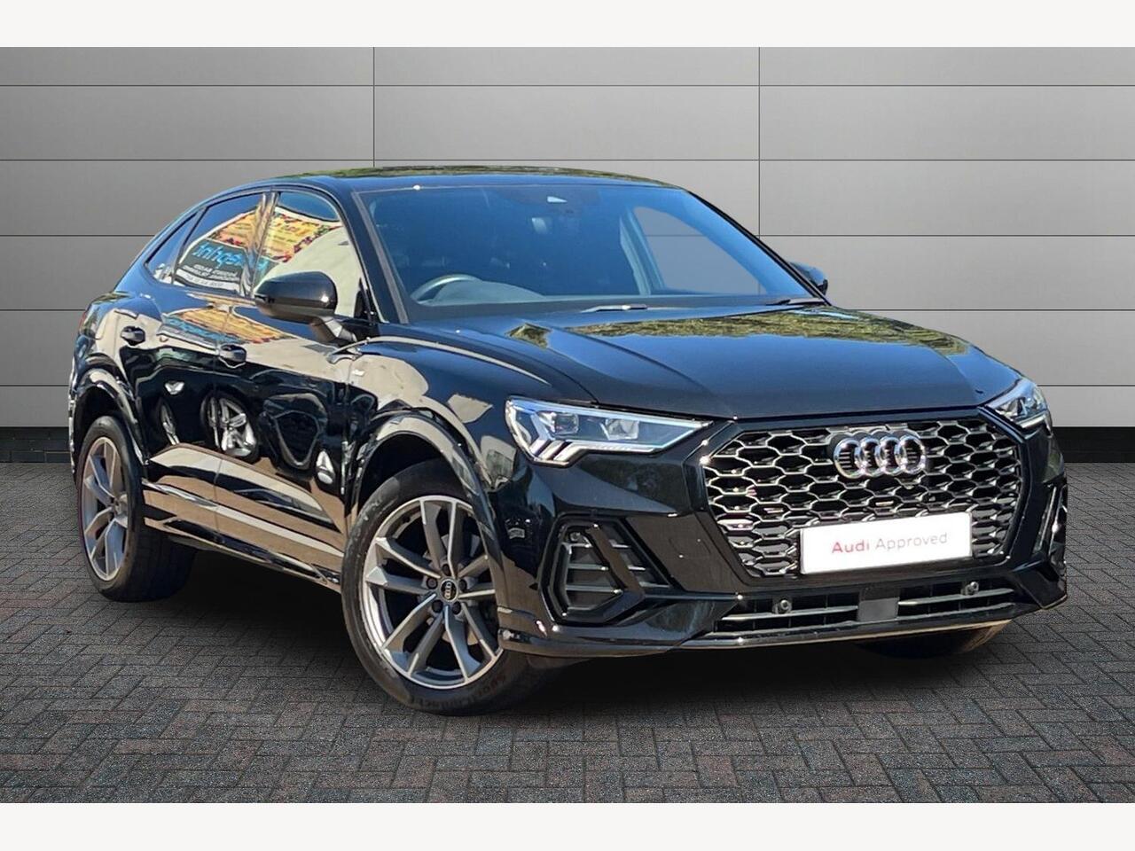 Main listing image - Audi Q3
