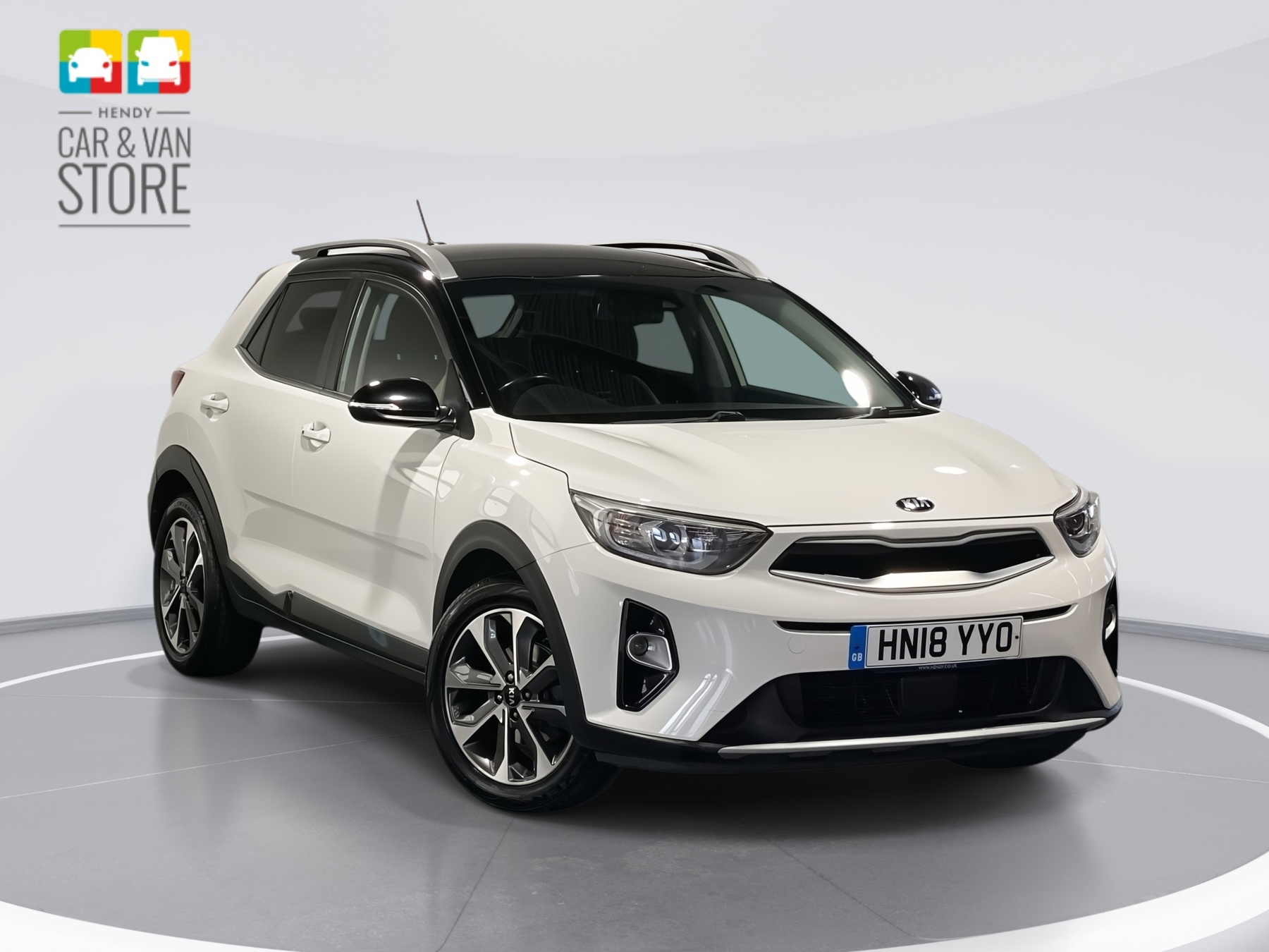 Main listing image - Kia Stonic