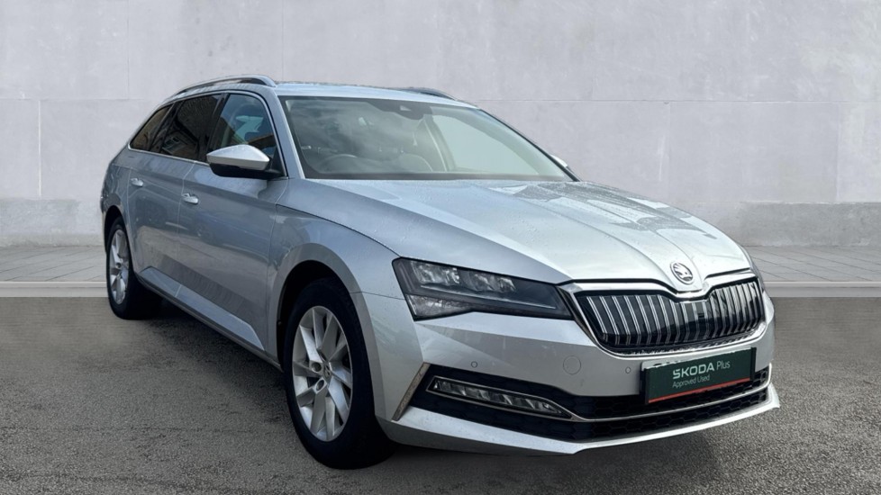 Main listing image - Skoda Superb Estate