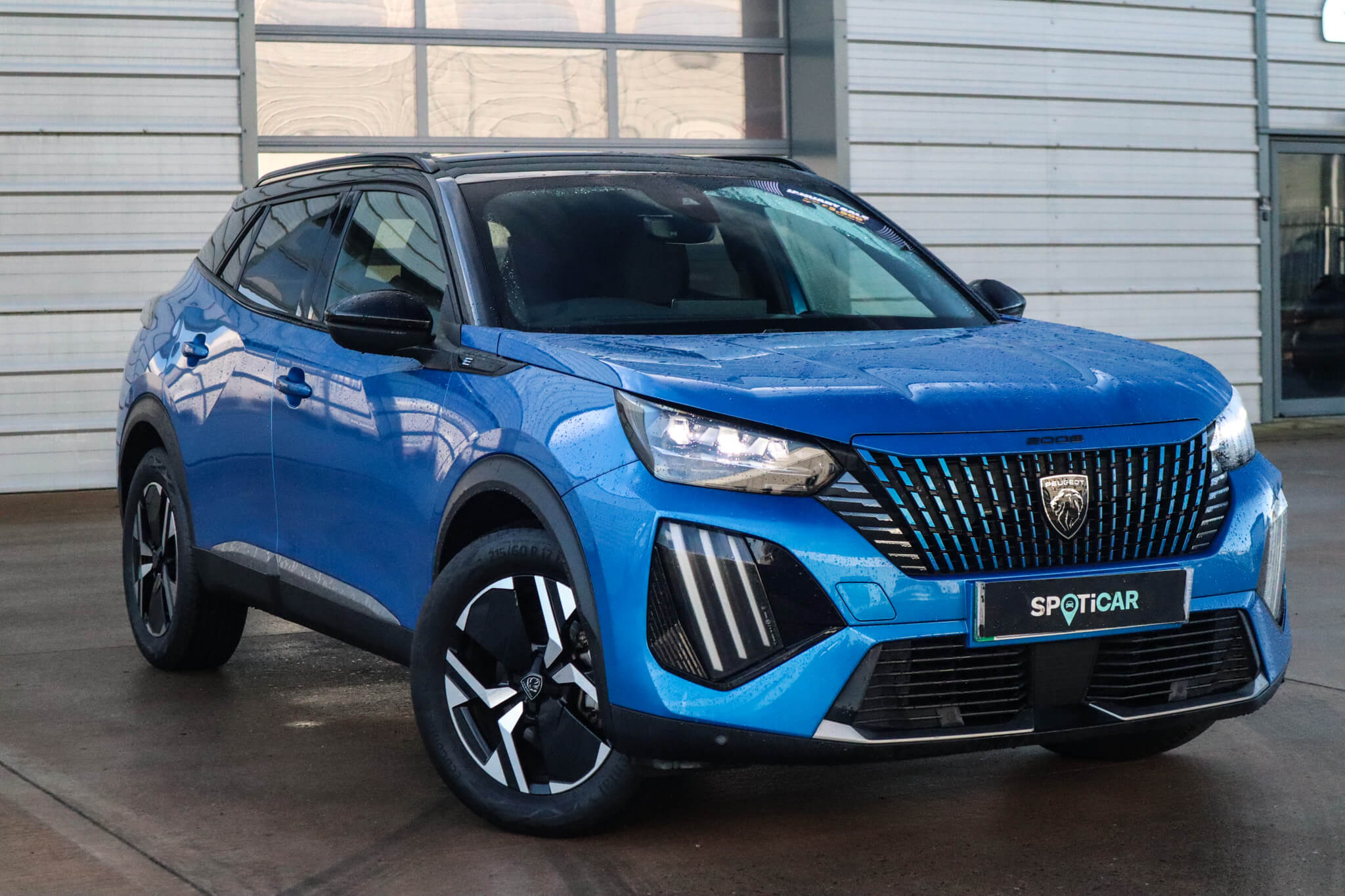 Main listing image - Peugeot e-2008