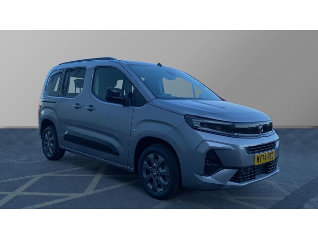 Main listing image - Vauxhall Combo Life-e