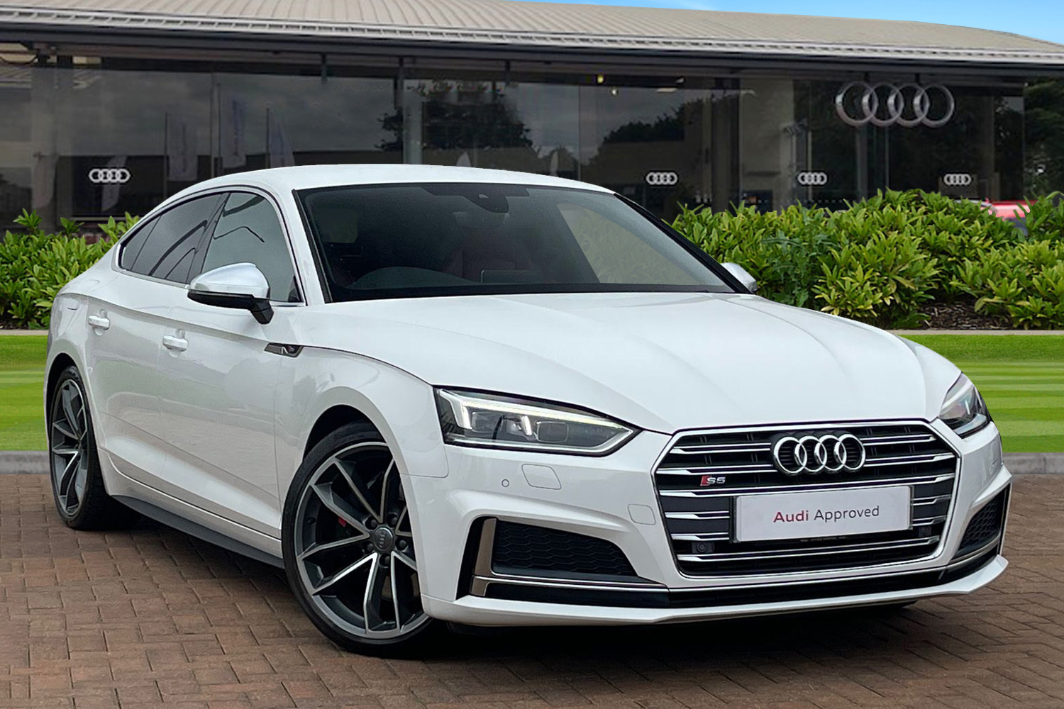 Main listing image - Audi S5