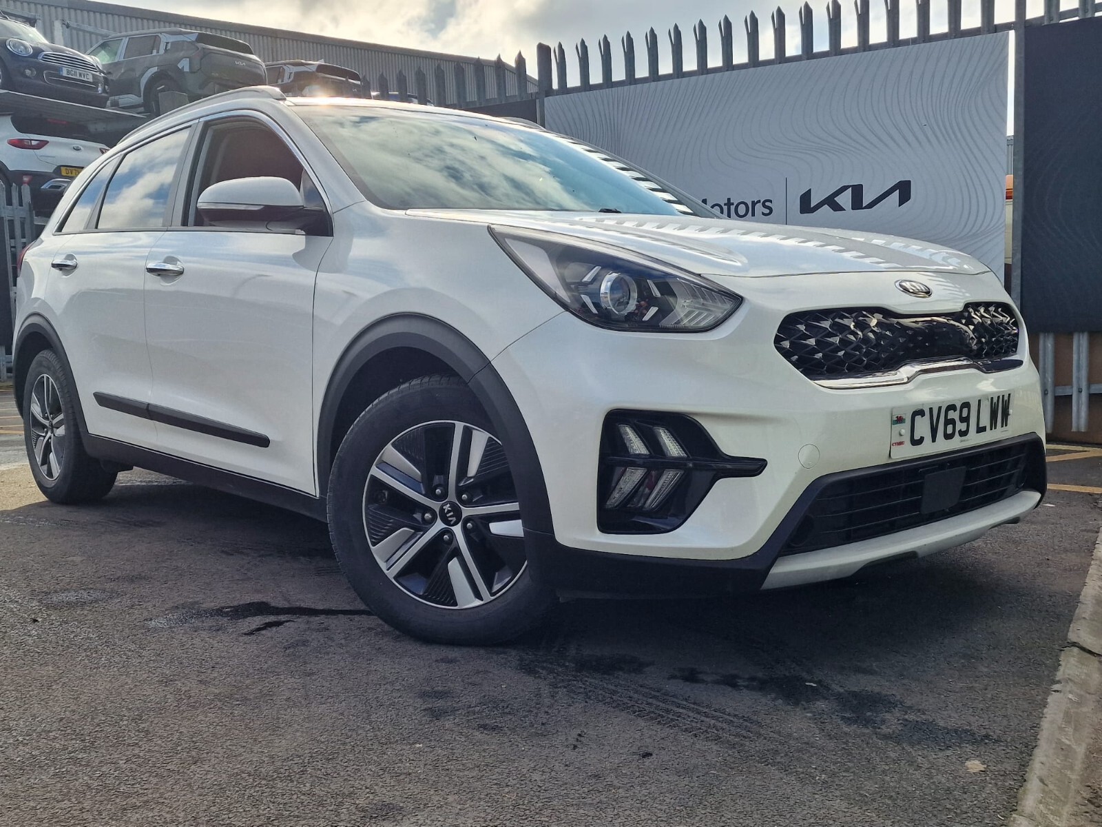 Main listing image - Kia Niro