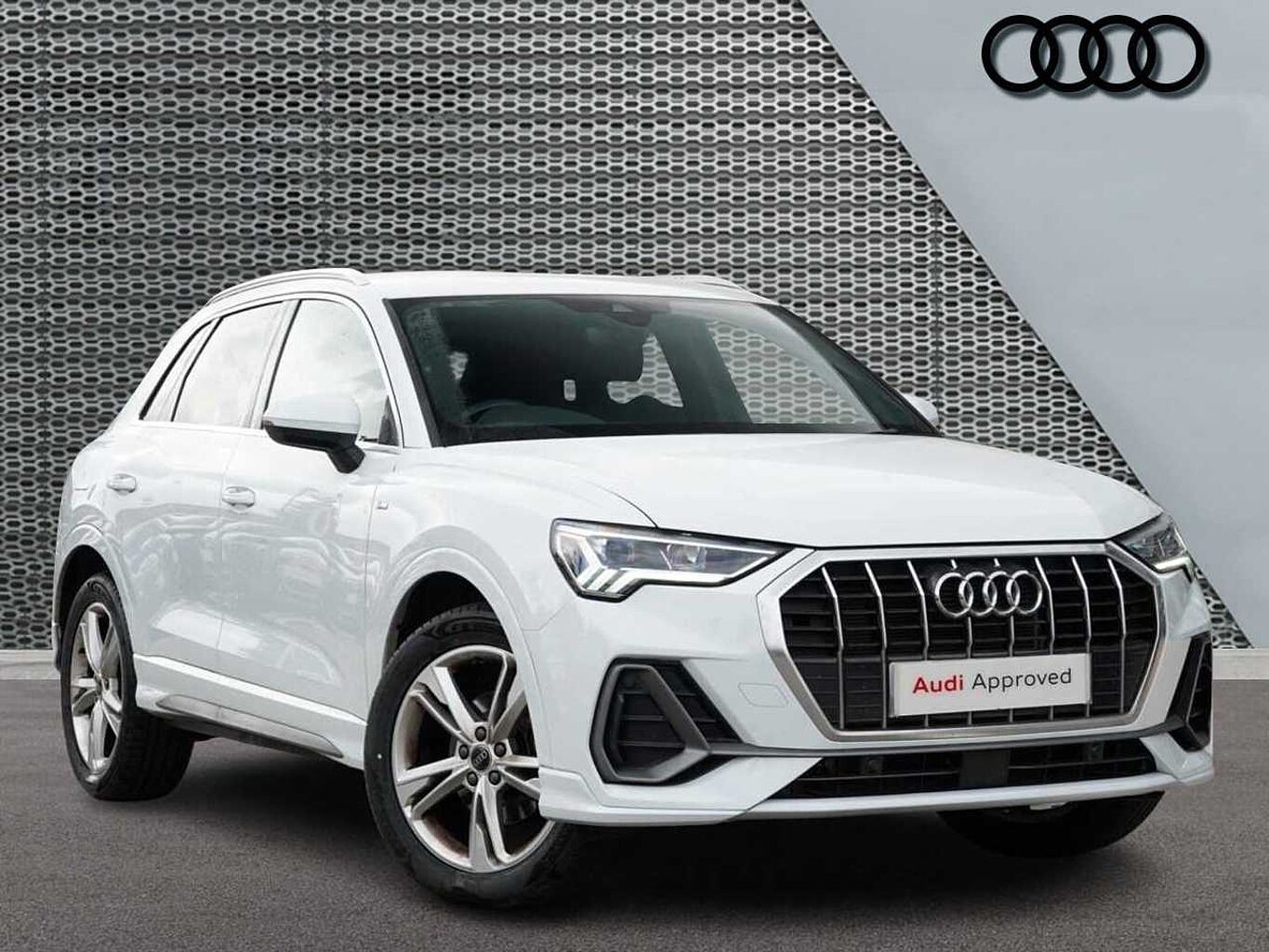 Main listing image - Audi Q3