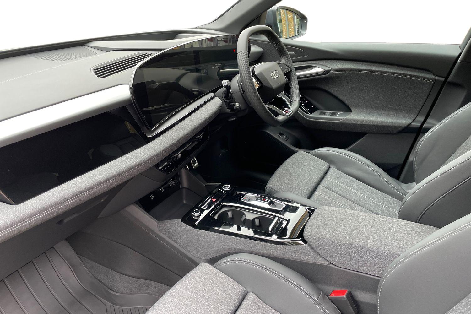 Main listing image - Audi Q6 e-tron