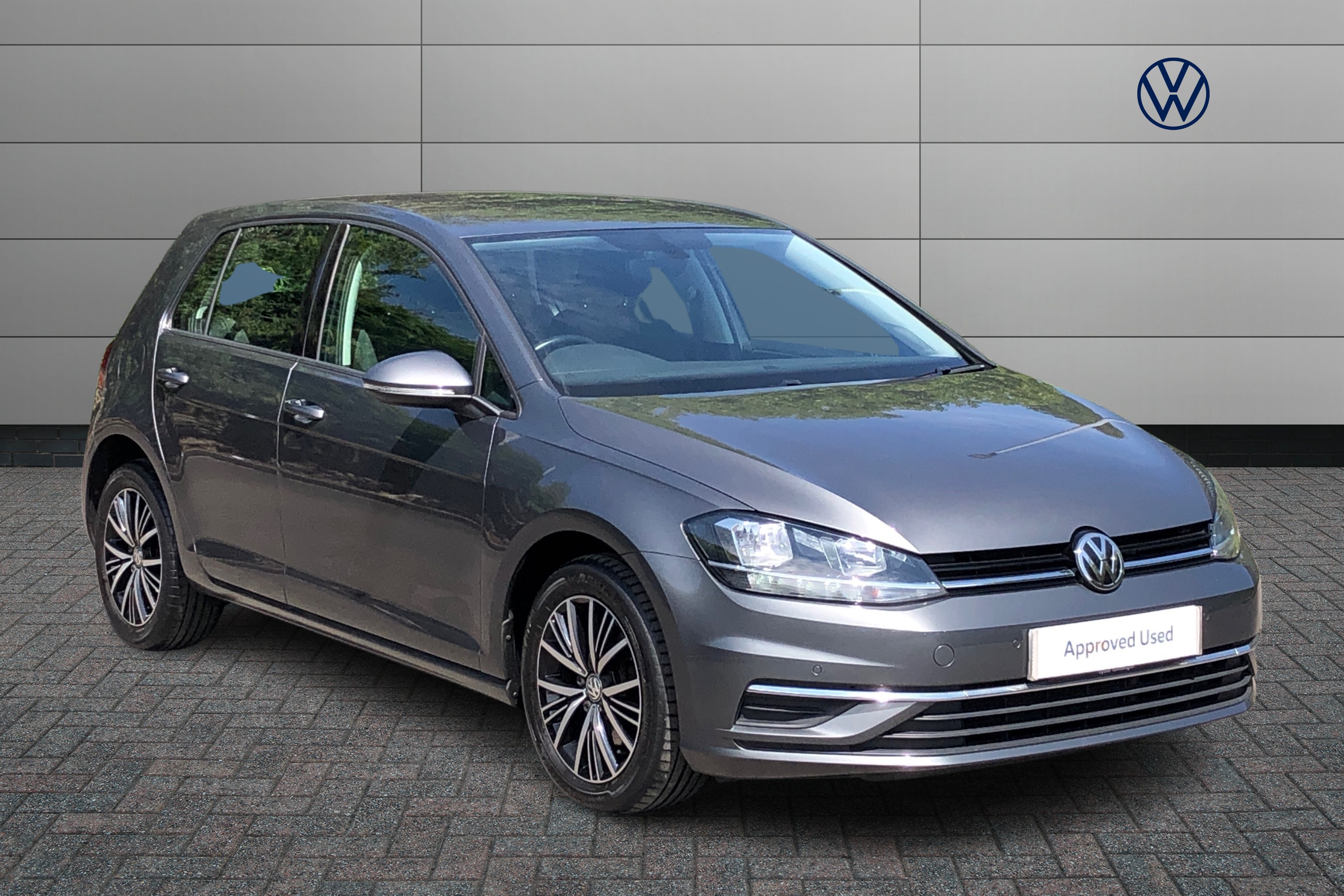 Main listing image - Volkswagen Golf