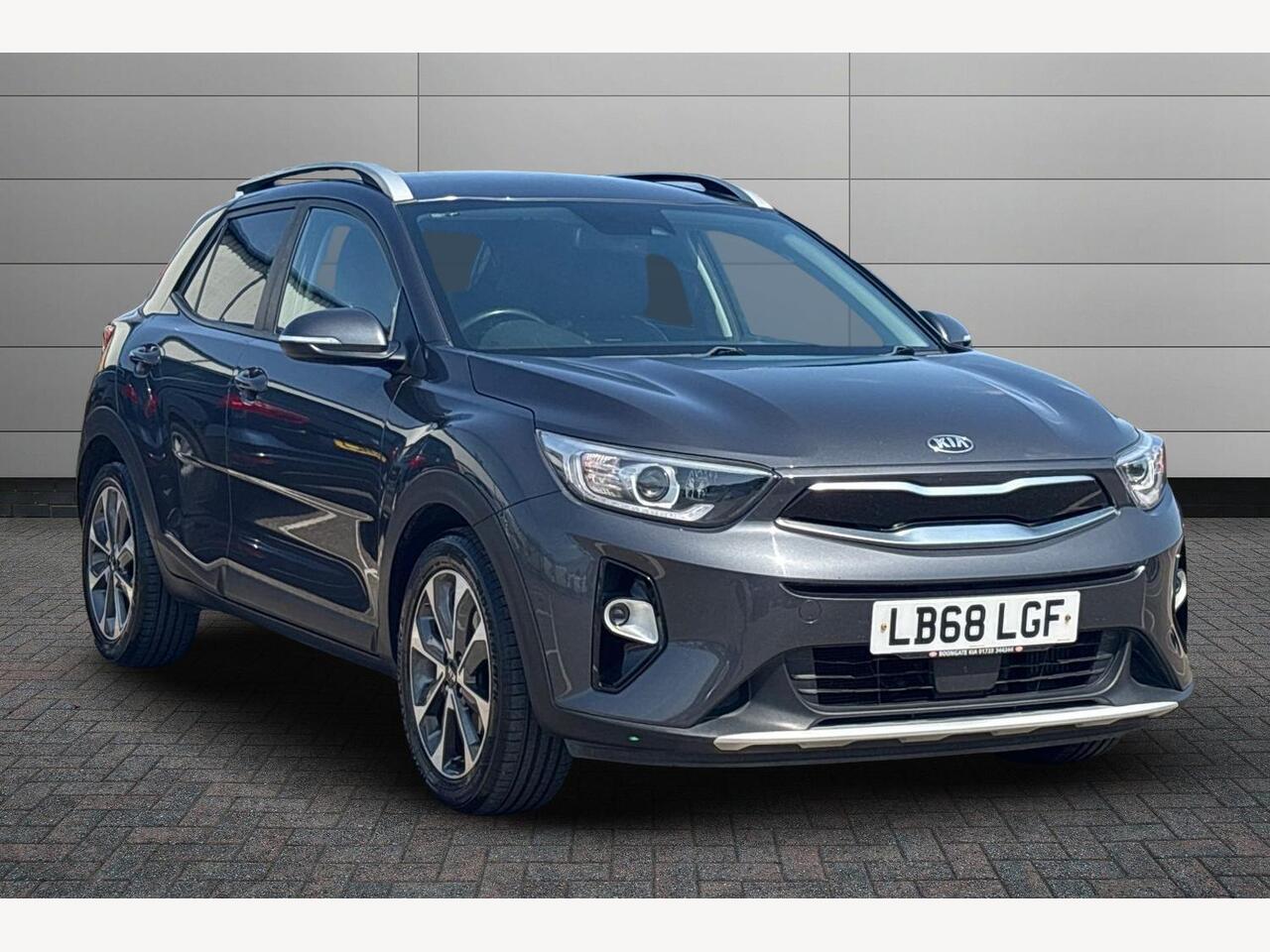 Main listing image - Kia Stonic