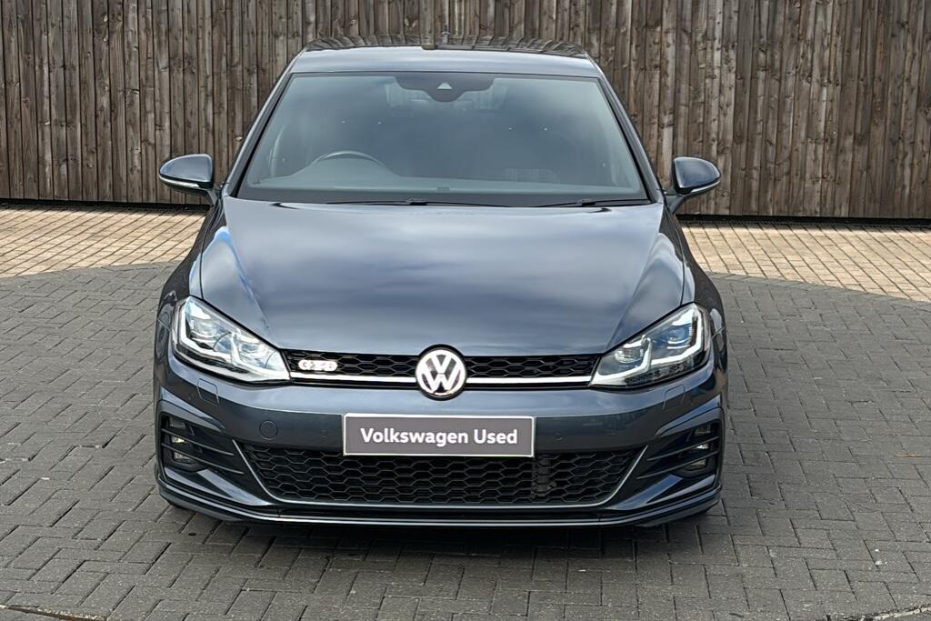 Main listing image - Volkswagen Golf