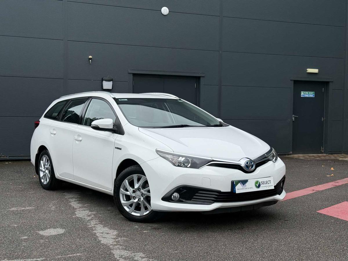 Main listing image - Toyota Auris