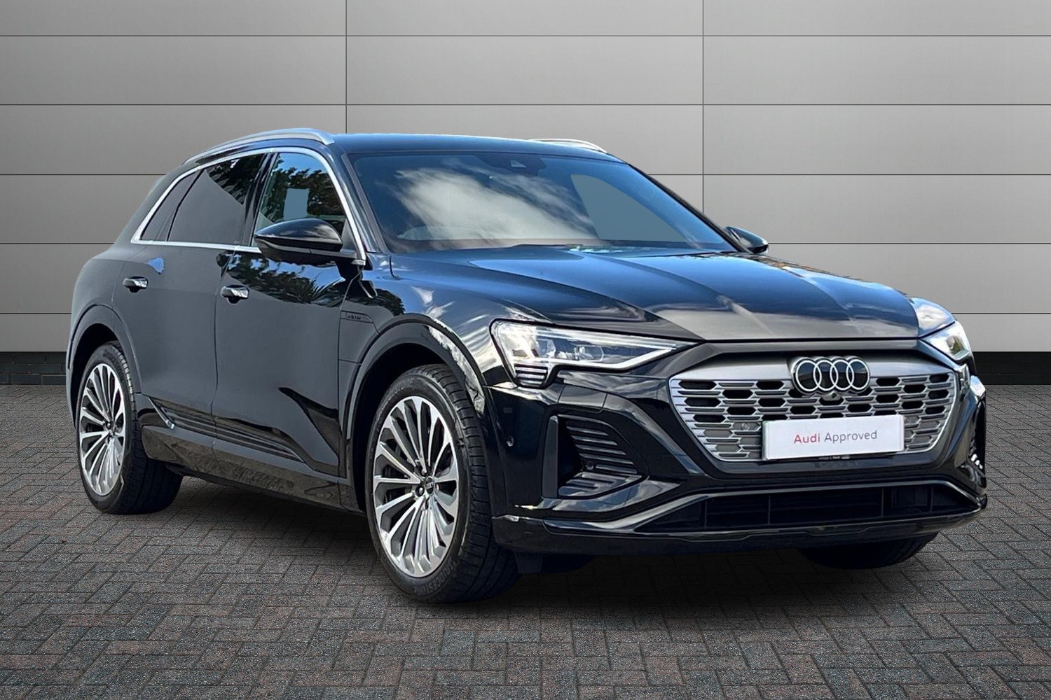 Main listing image - Audi Q8