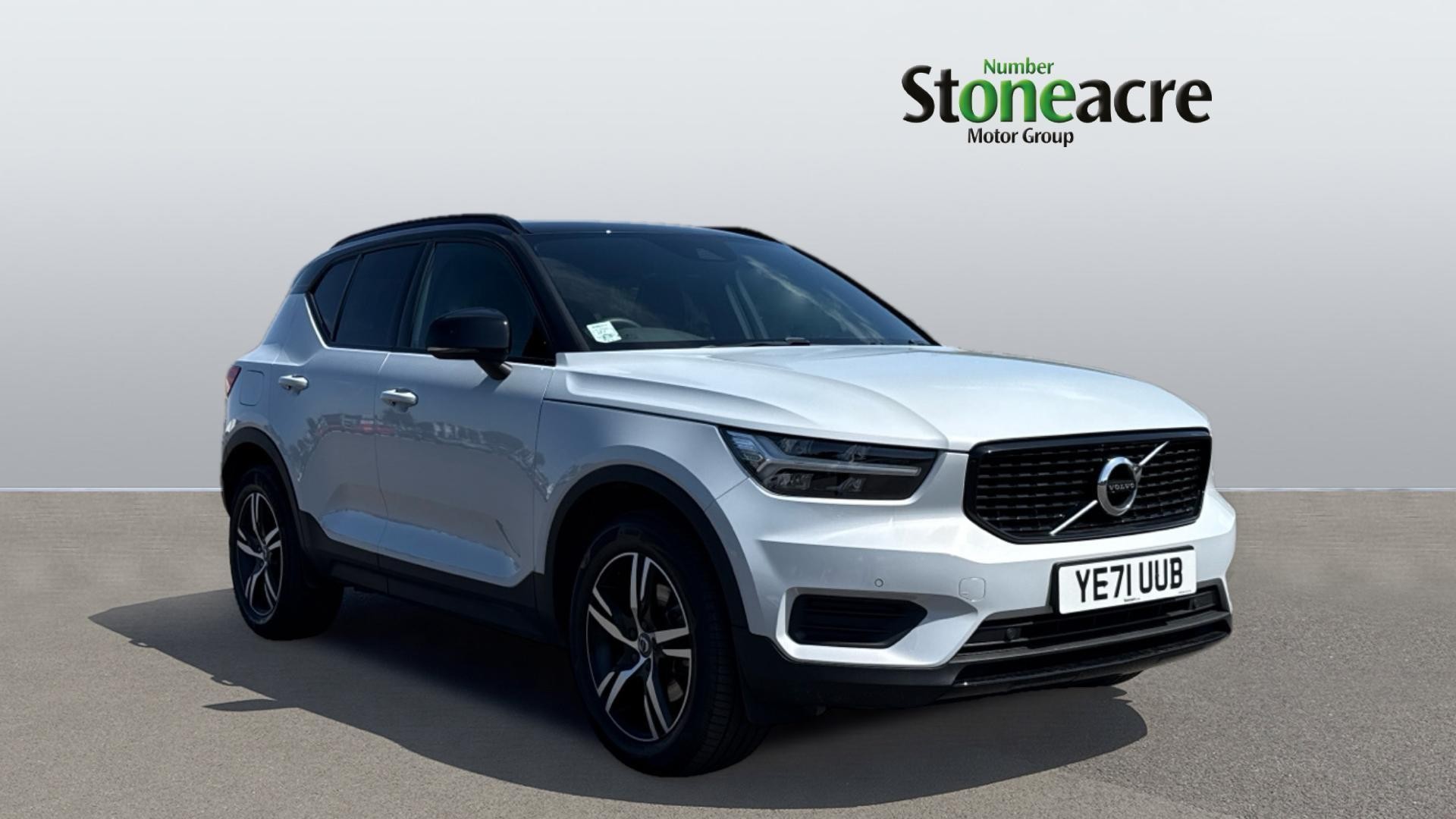 Main listing image - Volvo XC40