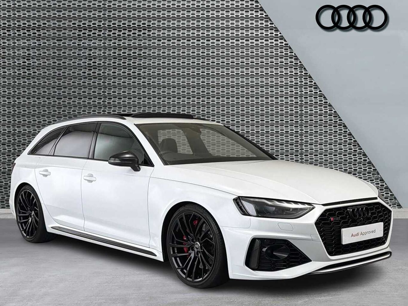 Main listing image - Audi RS4