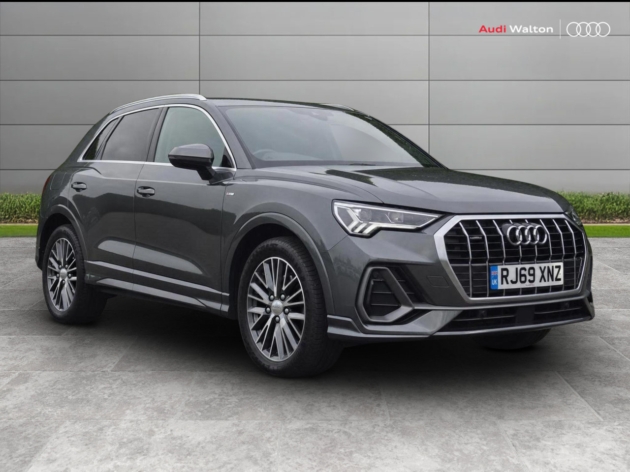 Main listing image - Audi Q3