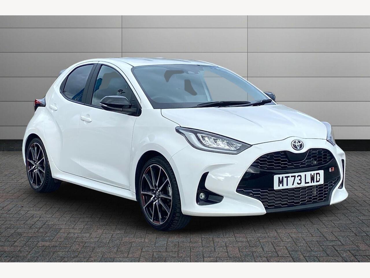 Main listing image - Toyota Yaris