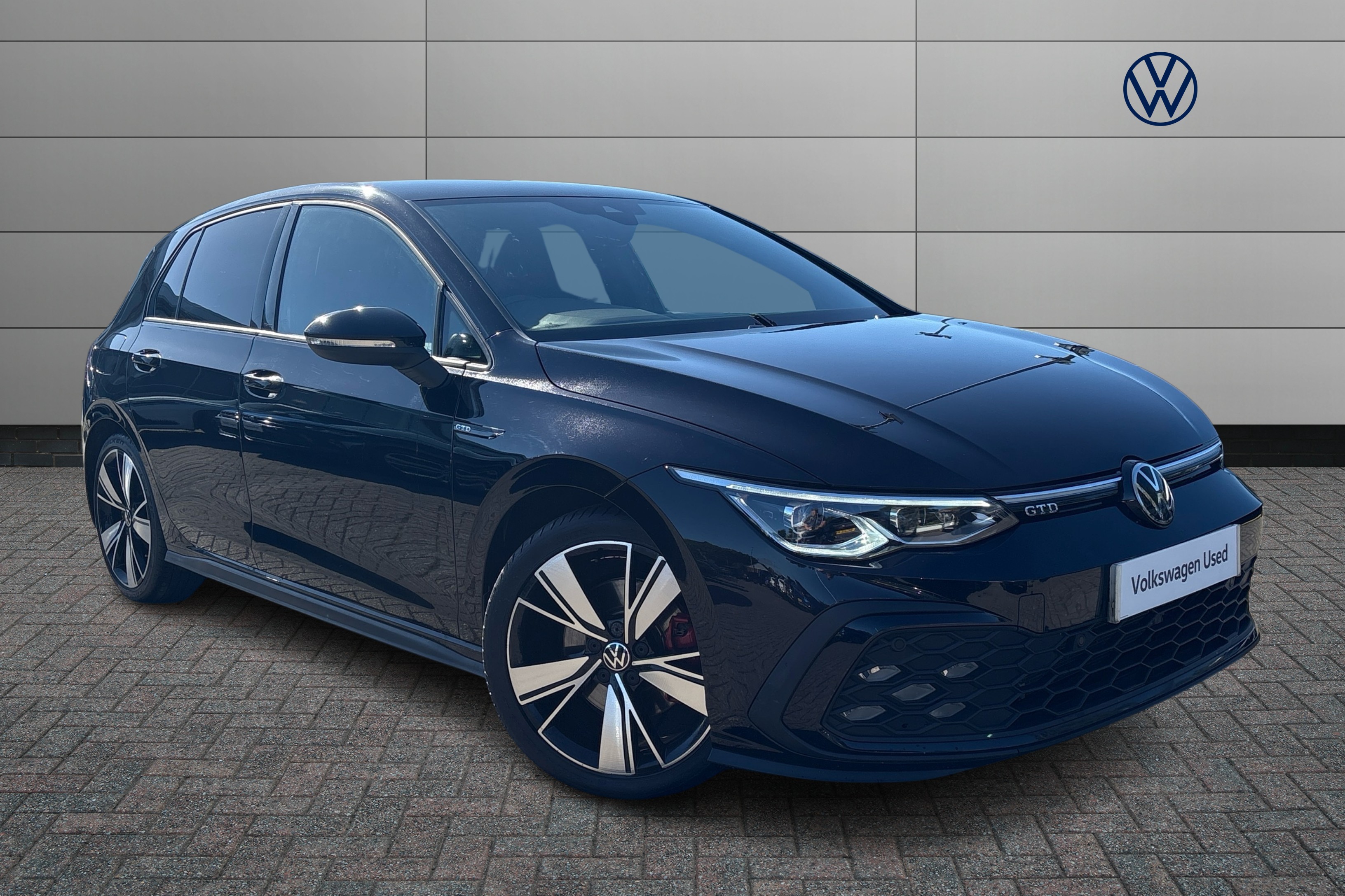 Main listing image - Volkswagen Golf