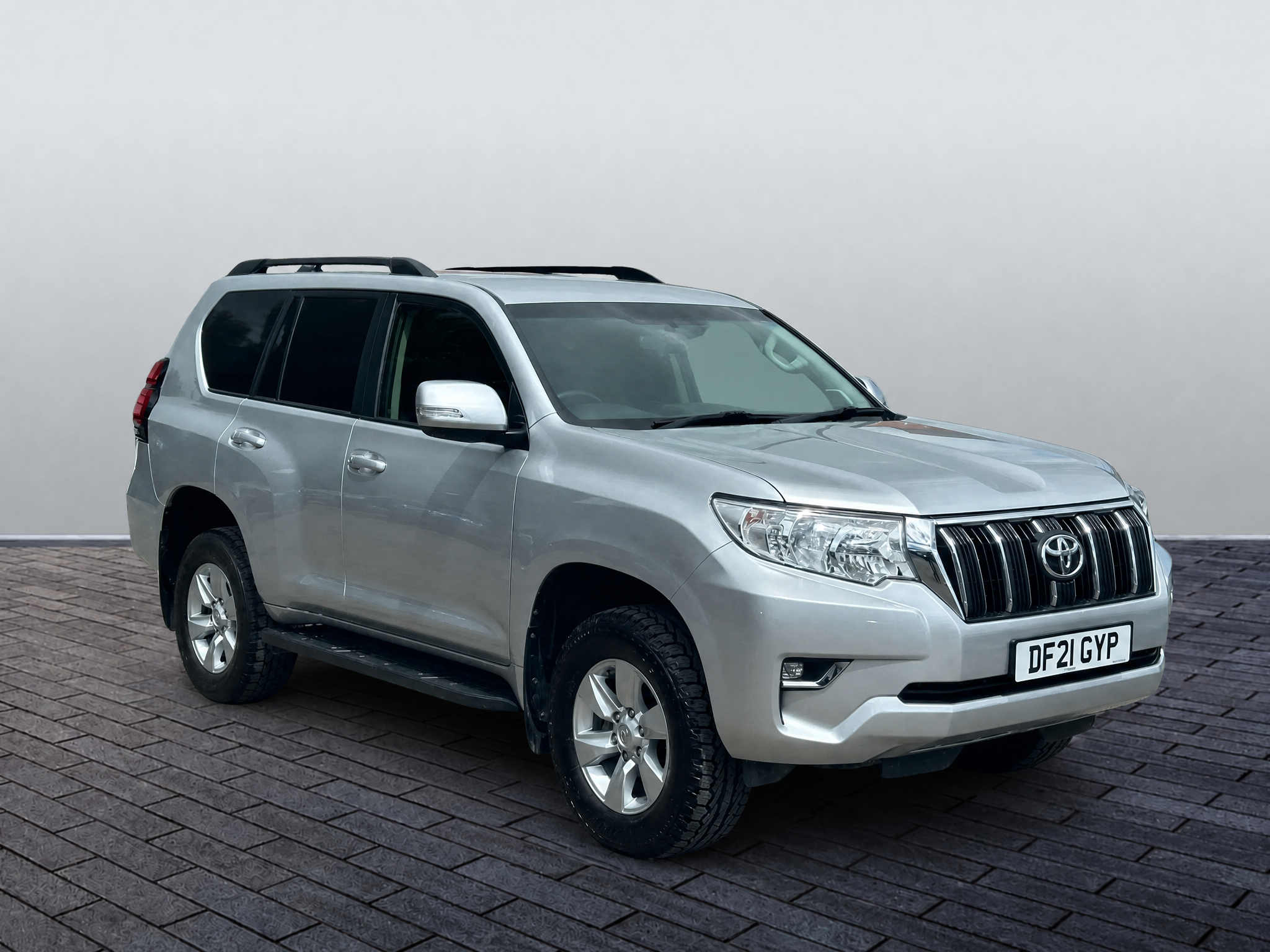 Main listing image - Toyota Land Cruiser