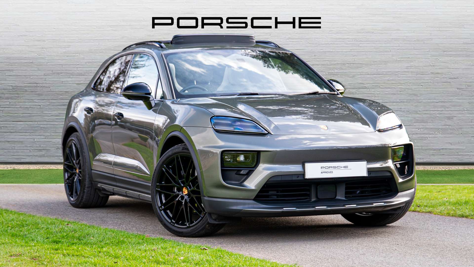 Main listing image - Porsche Macan