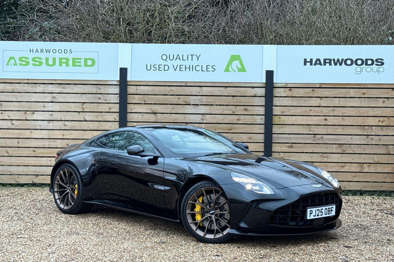 Main listing image - Aston Martin Vantage