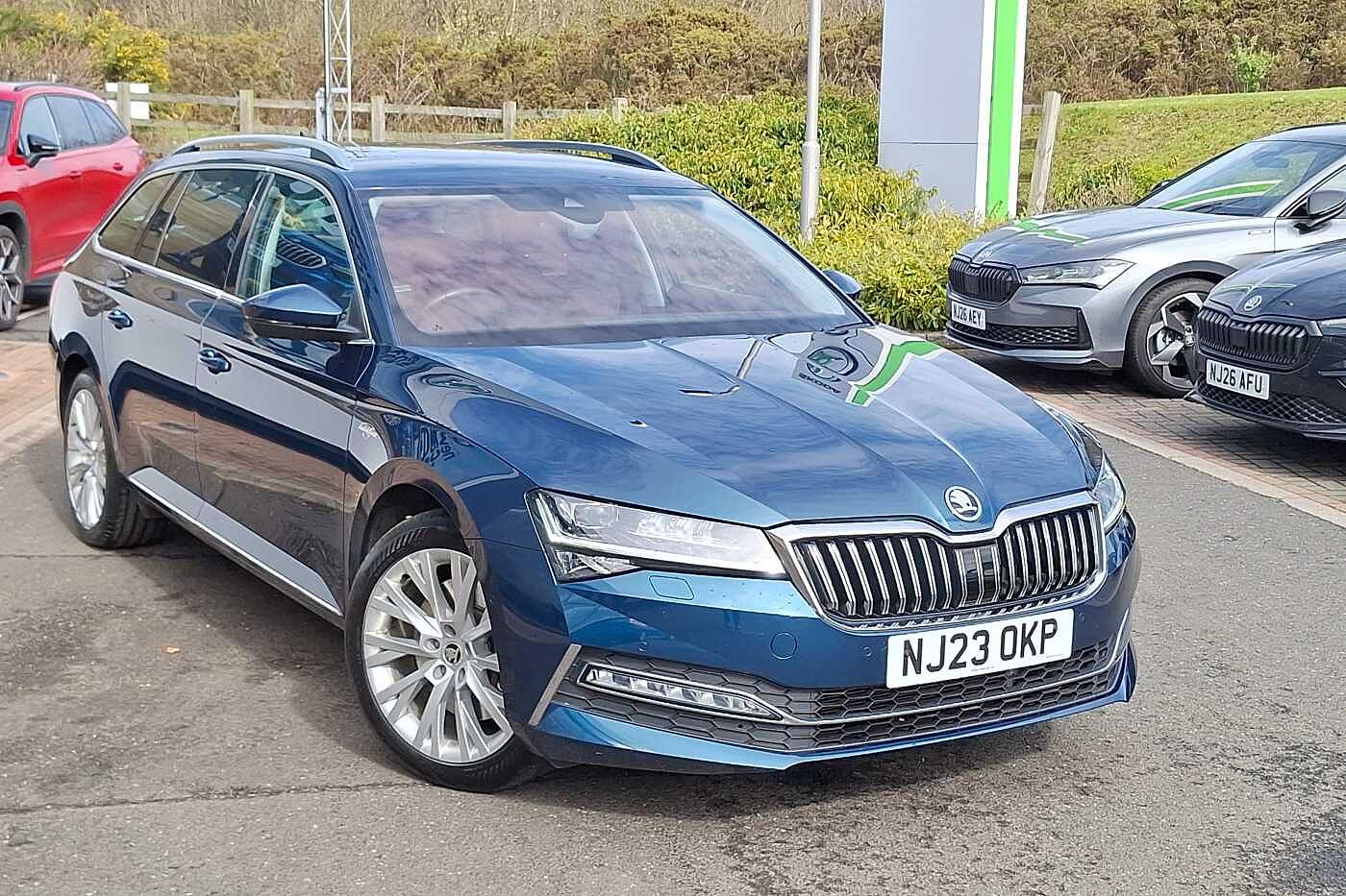 Main listing image - Skoda Superb Estate