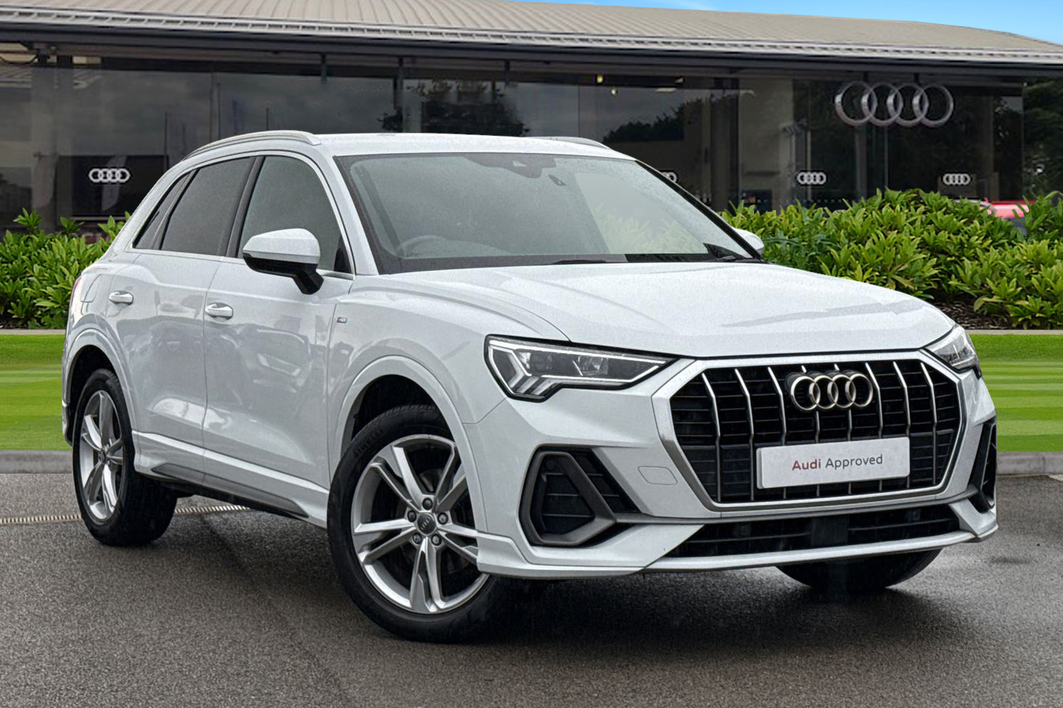 Main listing image - Audi Q3