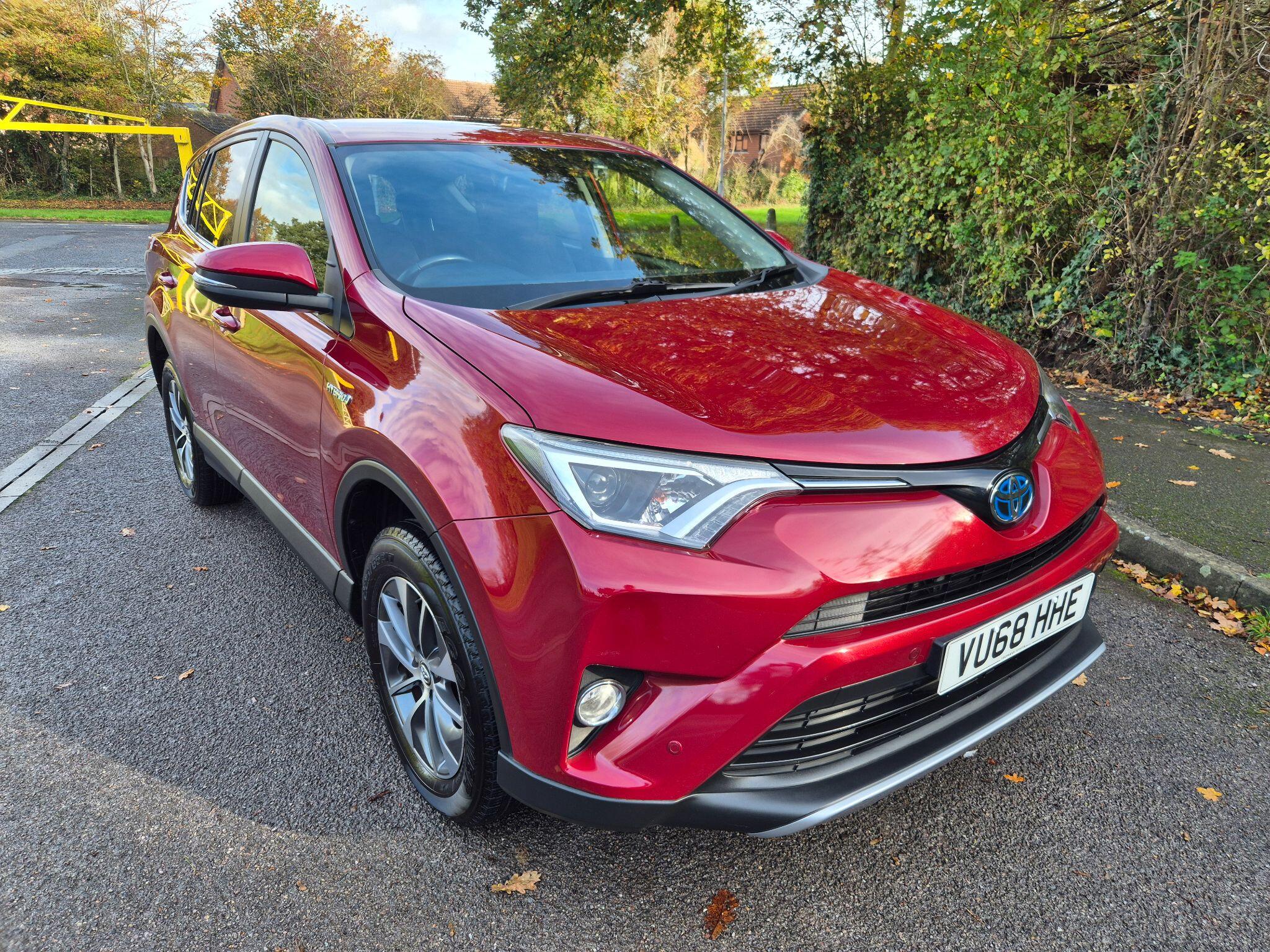 Main listing image - Toyota RAV4