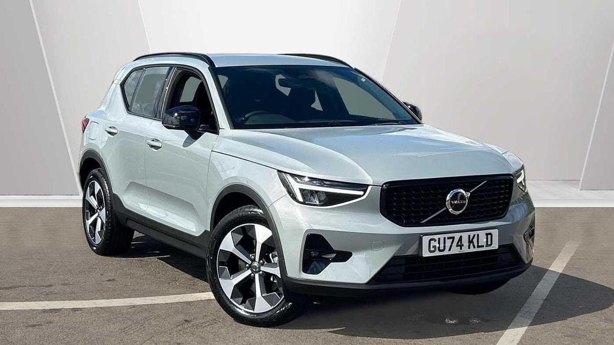 Main listing image - Volvo XC40