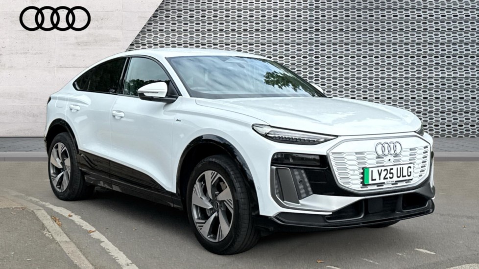 Main listing image - Audi Q6 e-tron