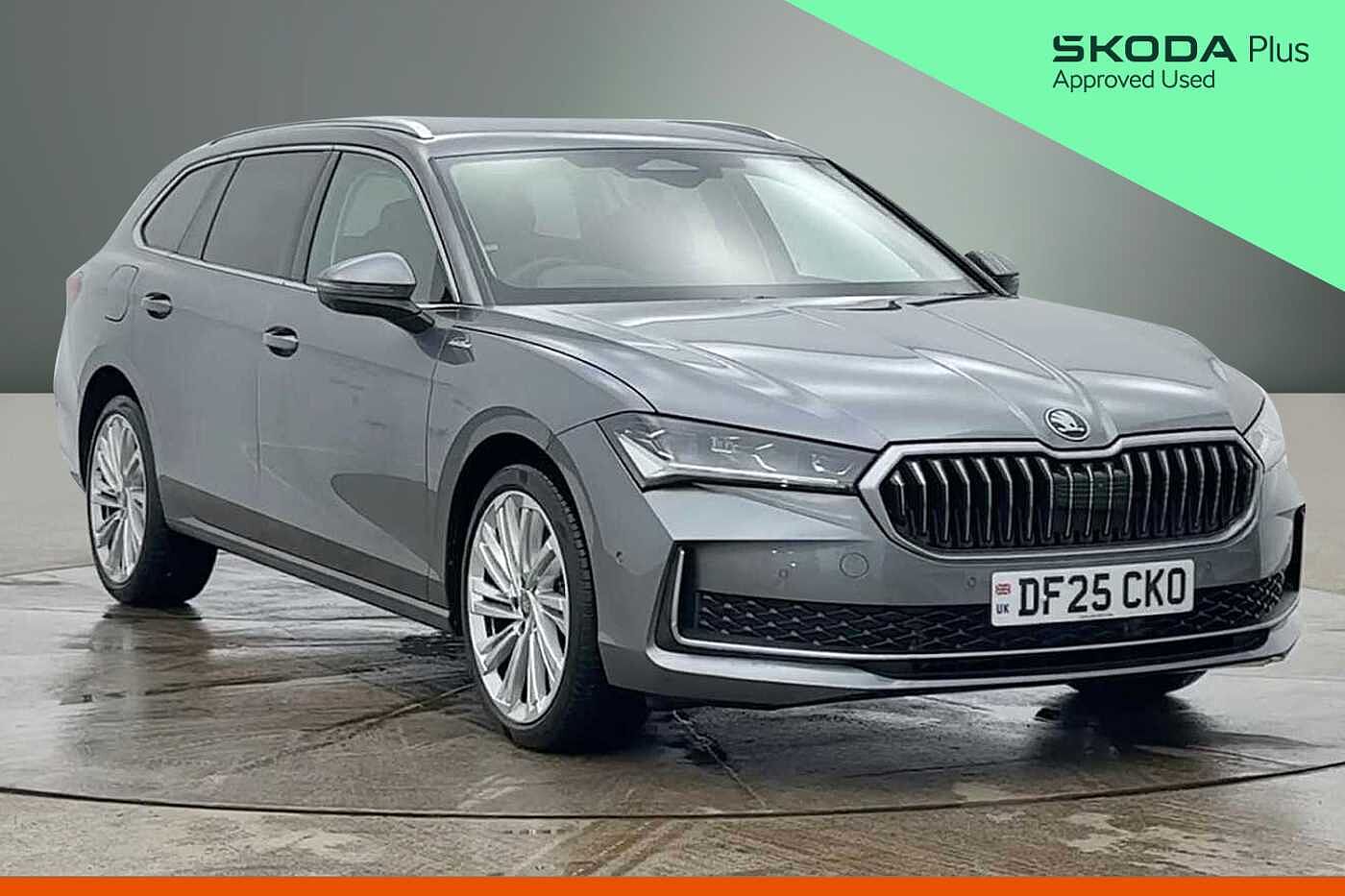 Main listing image - Skoda Superb Estate